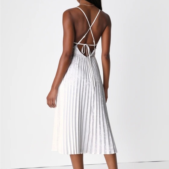 Lulus Pleating Up White Satin Jacquard Pleated Midi Dress small - Picture 2 of 7